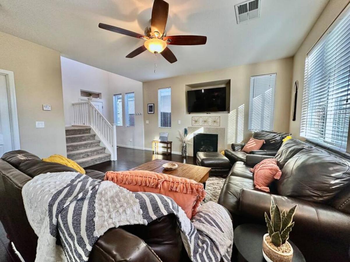 Close To Smf-comfortable King Mattress-garage Park Holiday home Sacramento